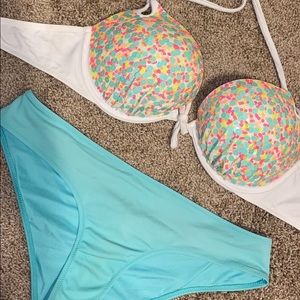 Victoria’s Secret pink bikini